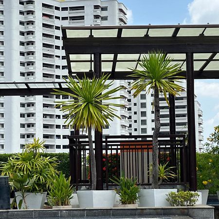 Delightful Condo In Central Location At Sukhumvit 49 방콕 외부 사진