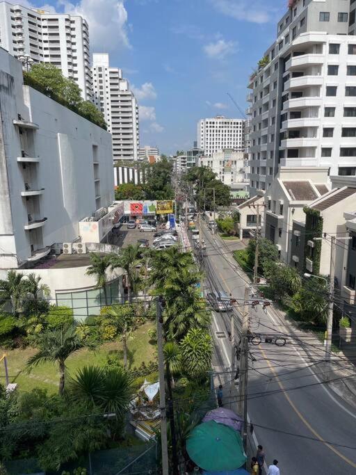 Delightful Condo In Central Location At Sukhumvit 49 방콕 외부 사진