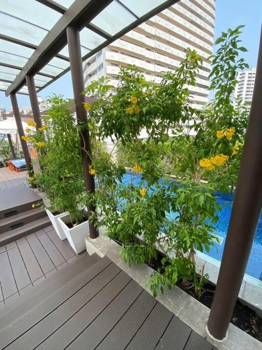 Delightful Condo In Central Location At Sukhumvit 49 방콕 외부 사진