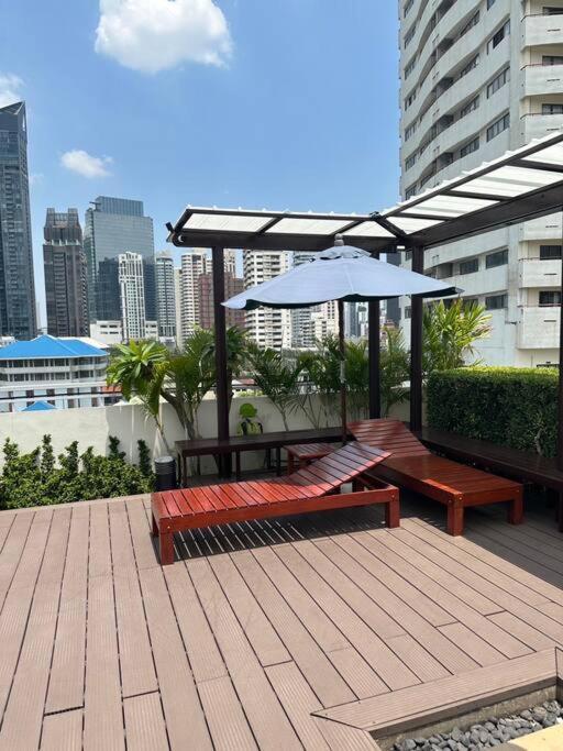 Delightful Condo In Central Location At Sukhumvit 49 방콕 외부 사진