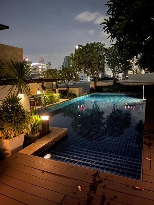 Delightful Condo In Central Location At Sukhumvit 49 방콕 외부 사진