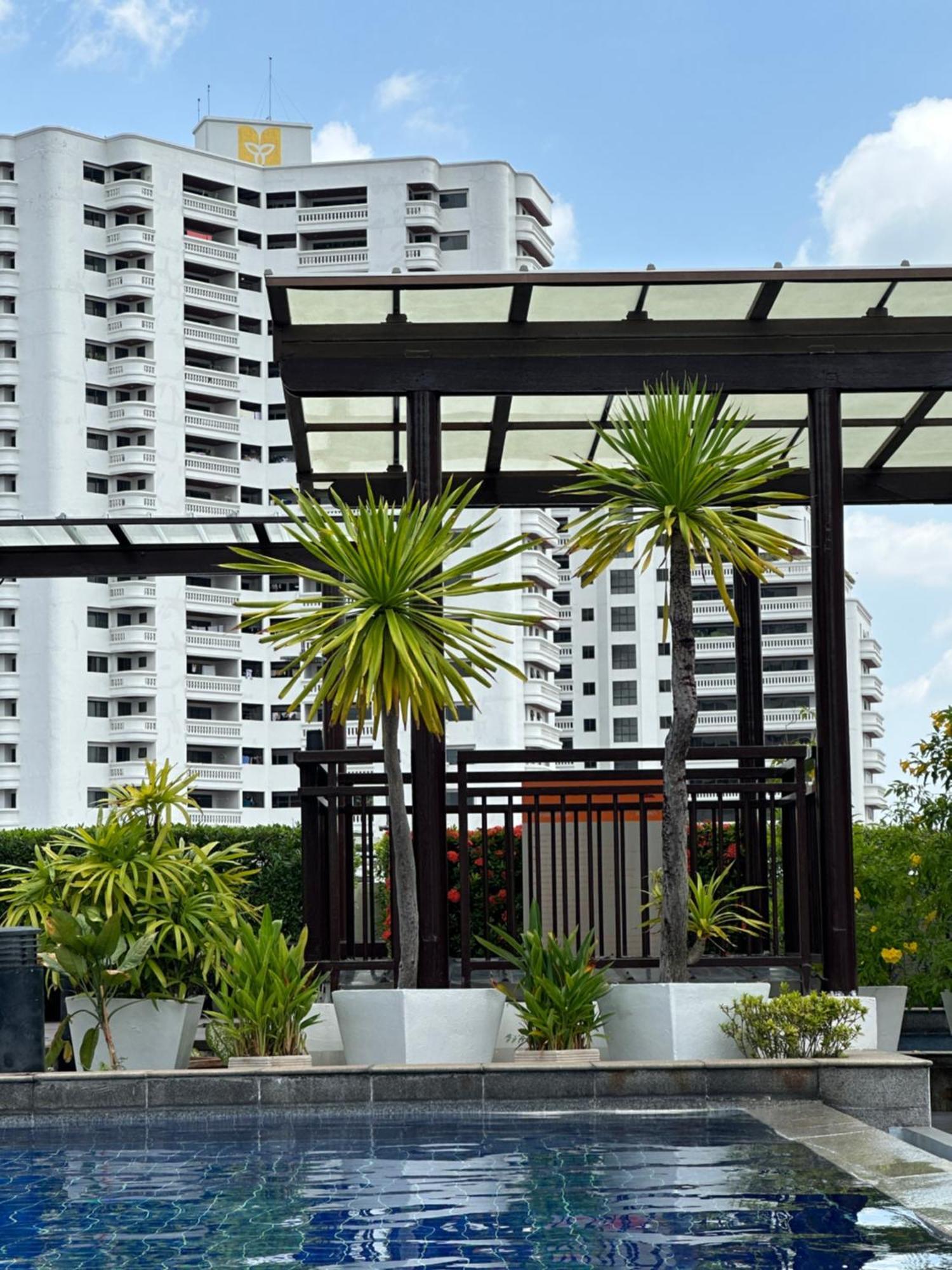 Delightful Condo In Central Location At Sukhumvit 49 방콕 외부 사진